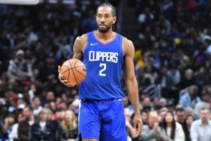 九游体育网页-打一场球真难！莱昂纳德膝伤未愈 季初无限期休战