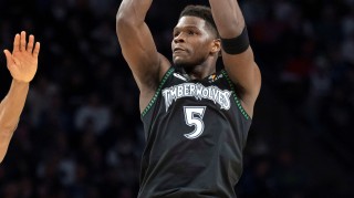 戈贝尔：华子生涯早期喜欢打英雄球 要是几年前他最后会干拔三分