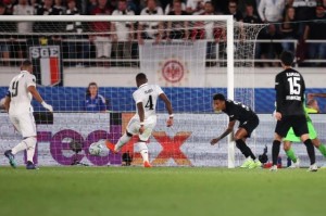 九游体育在线网站-上完欧冠第一课后，“德甲之光”如何重铺左路走廊？