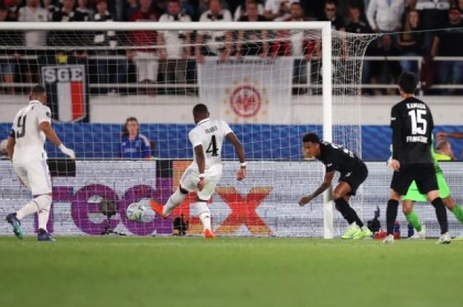 九游体育在线网站-上完欧冠第一课后，“德甲之光”如何重铺左路走廊？