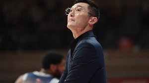 九游体育首页入口-刘炜：CBA不能给长期保障合同 目前续约了劳森 签约扎卡里-纳托尔